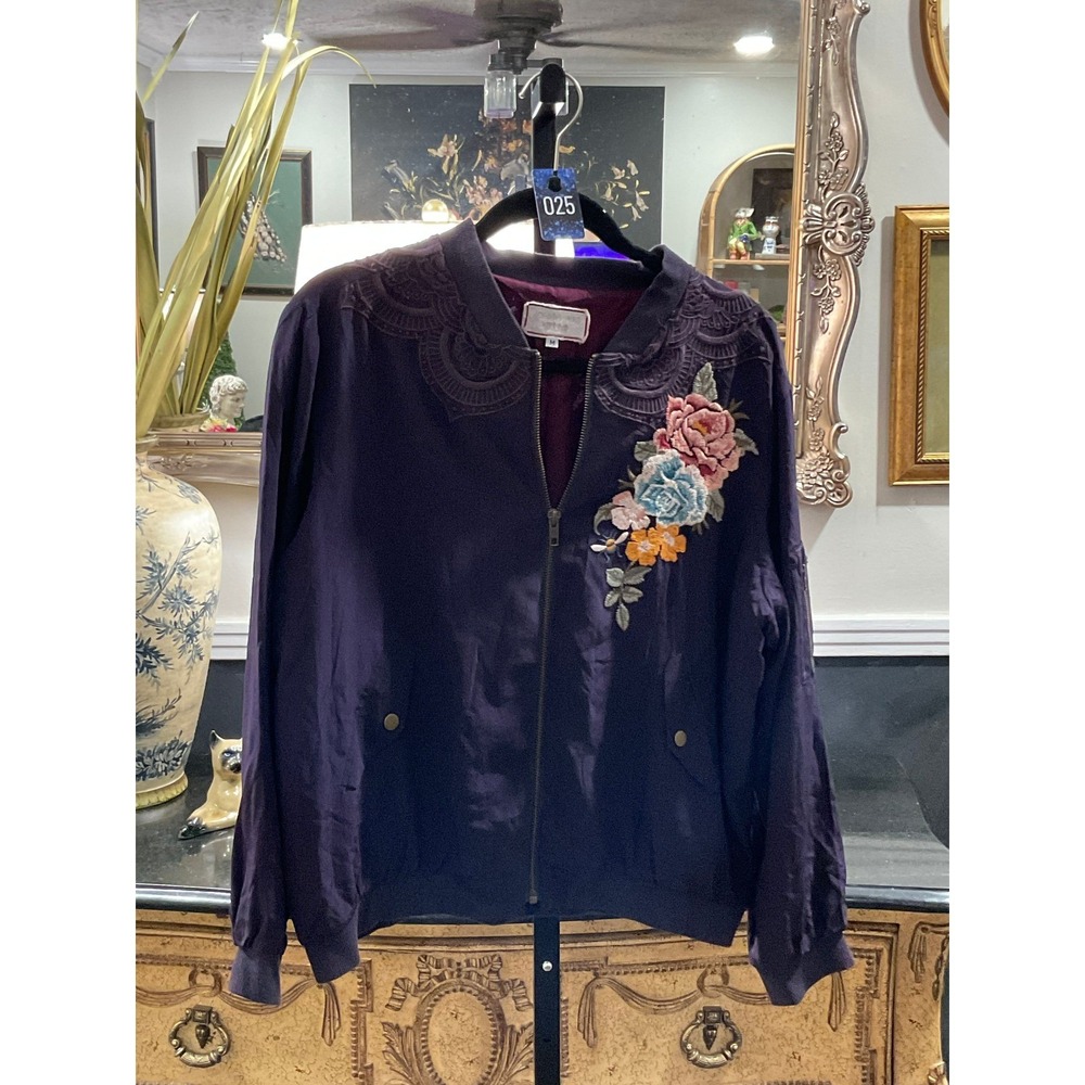 Johnny Was embroidered 100% Silk Jacket